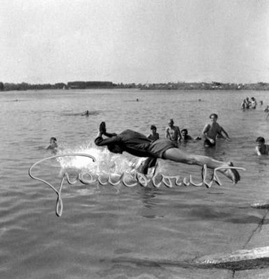 Diving at Idroscalo. Milan, 1952